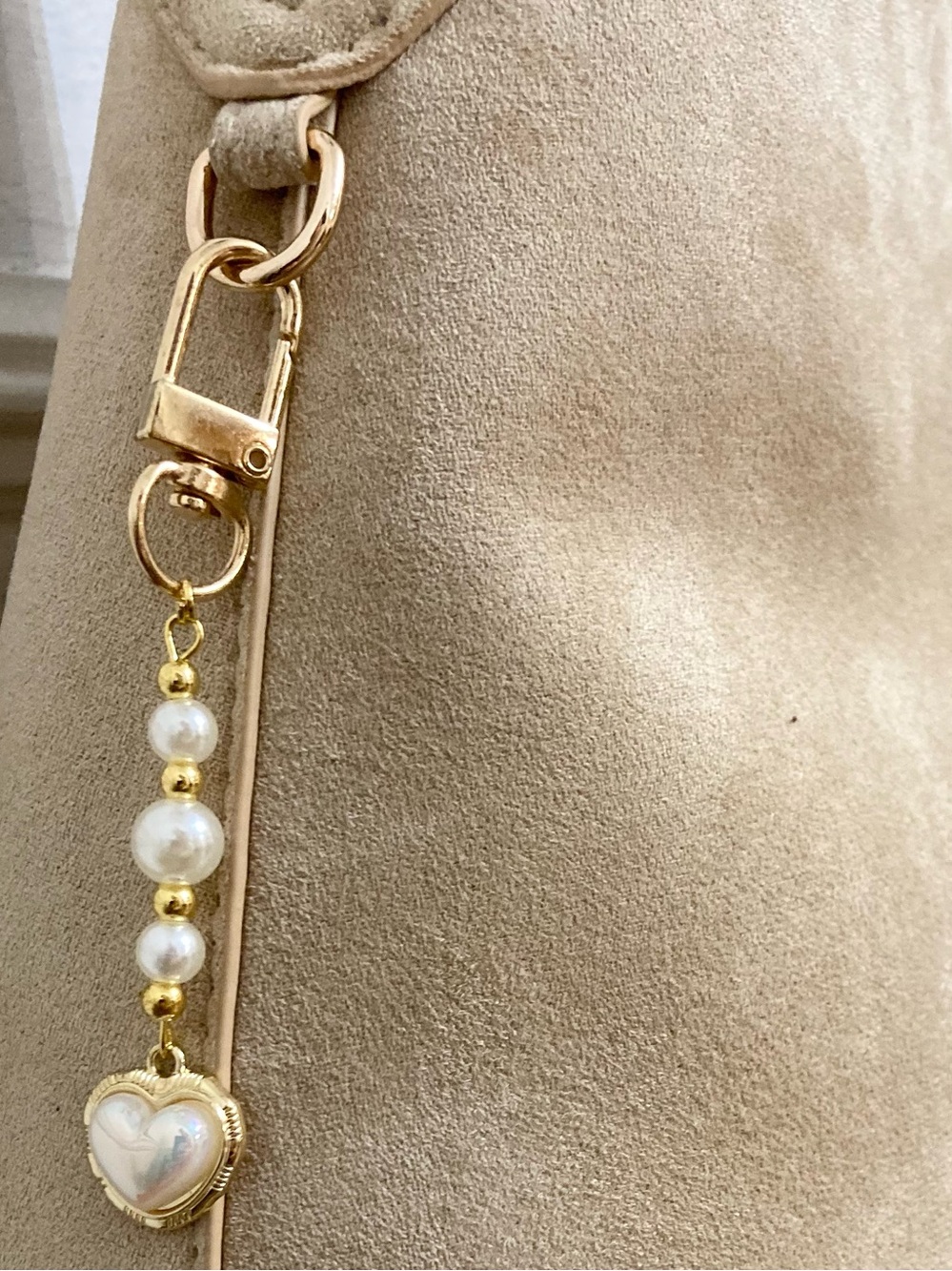 Vegan Suede Cream Brooklyn 39 Bag - Picture 4 of 11